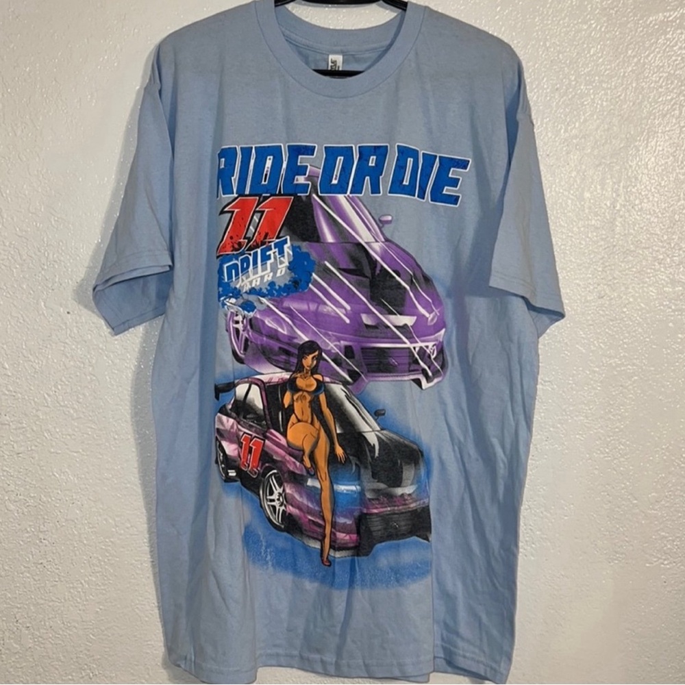 GRAPHIC TSHIRT